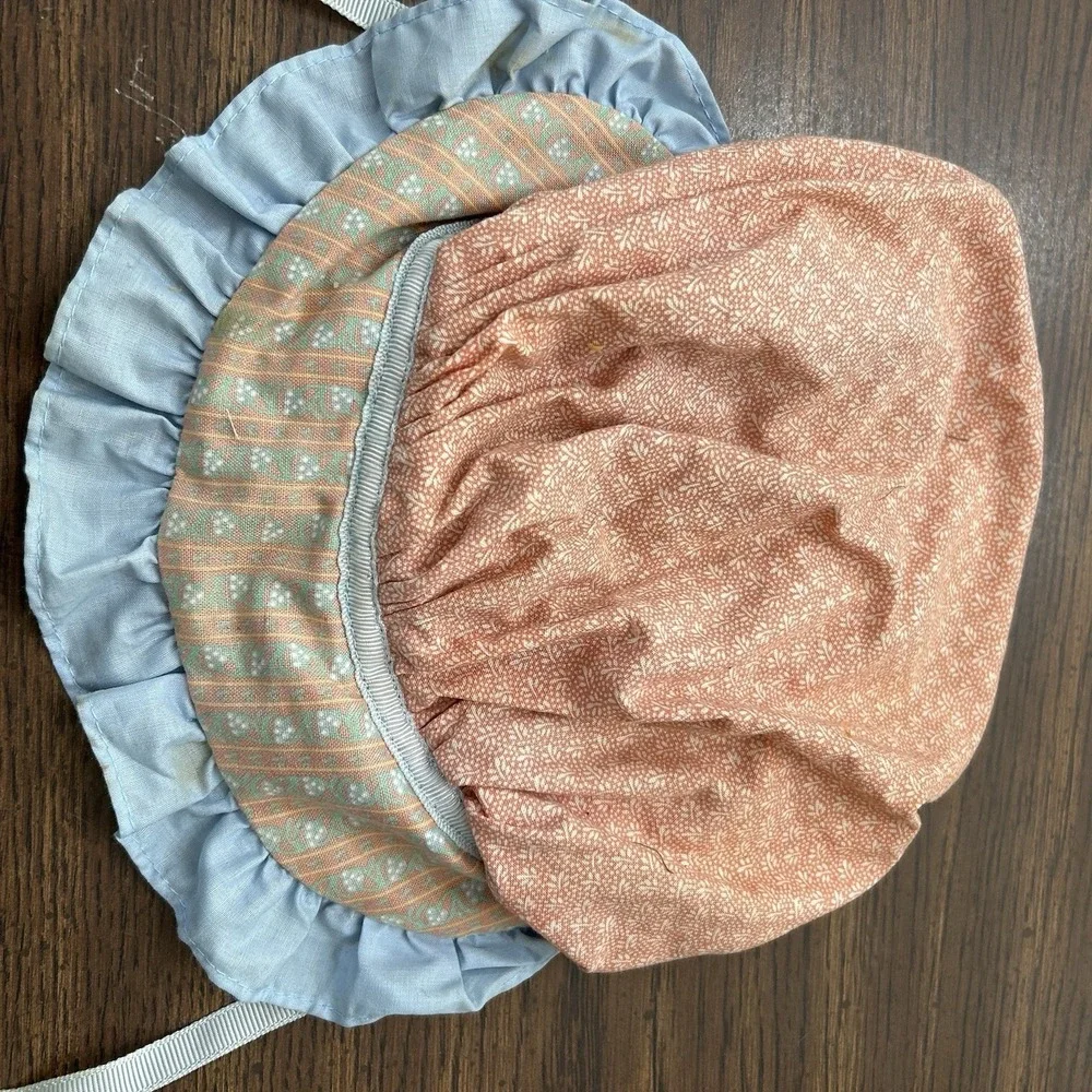 Vintage‎ 70s Toddler Prairie Bonnet Child Peach Calico Ruffle Brim Cottagecore